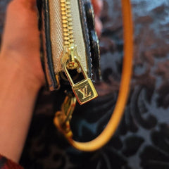 Louis Vuitton Vanity Chain Pouch Enamel Black Flower Embossed Leather Small Bag